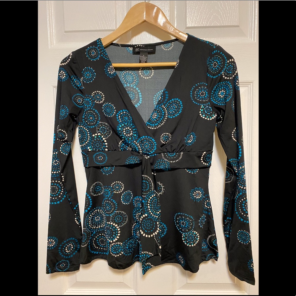 INC blue and white design top
